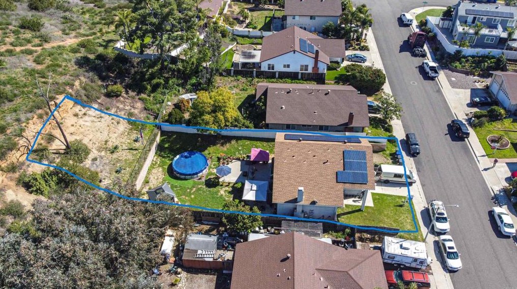 1876 Lavala Ln, El Cajon, CA 92021-3635