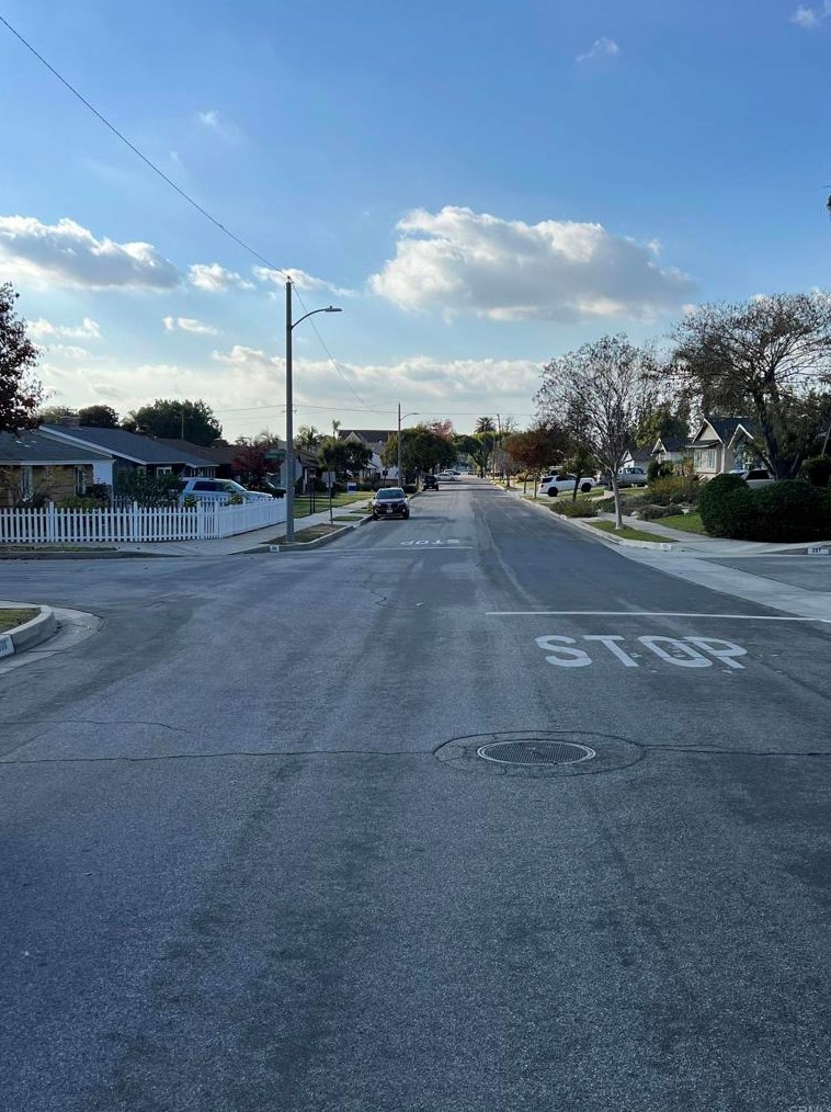 310 E Greenwood Ave, La Habra, CA 90631