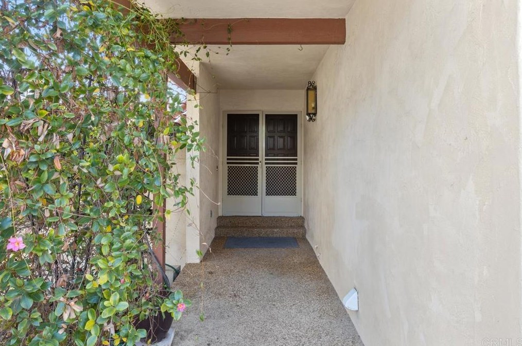 9442 Mocking Bird Ln, La Mesa, CA 91941