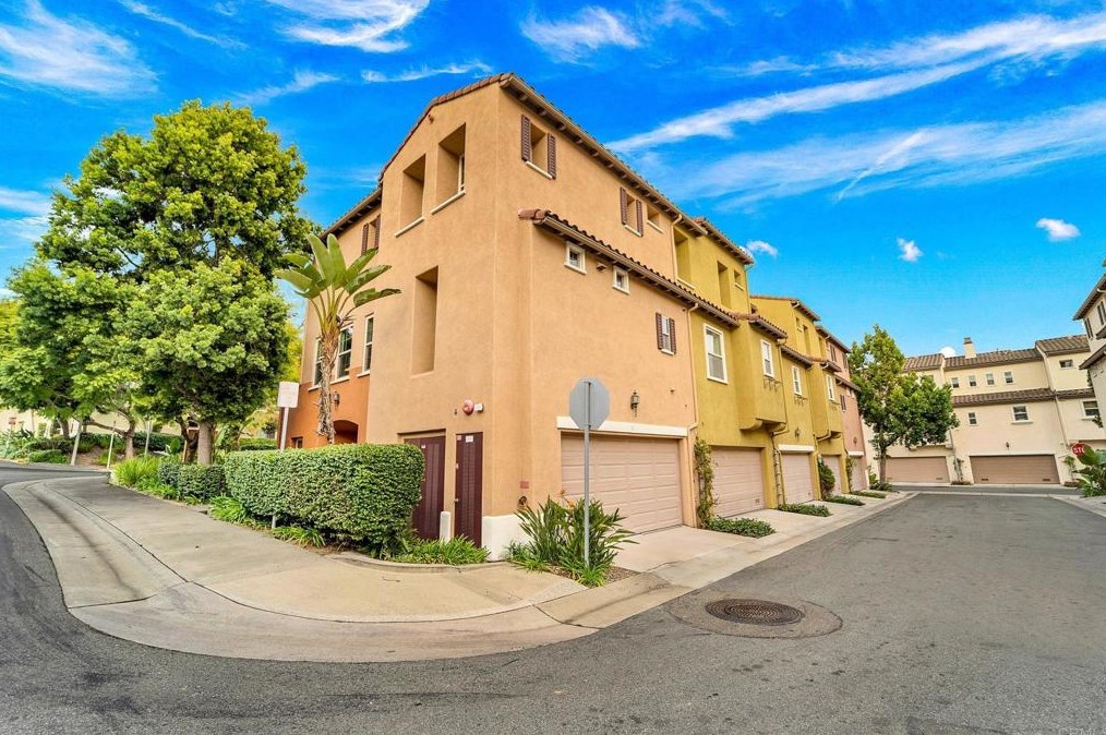 1841 Spring Straw Ln, Chula Vista CA  91913-4662 exterior