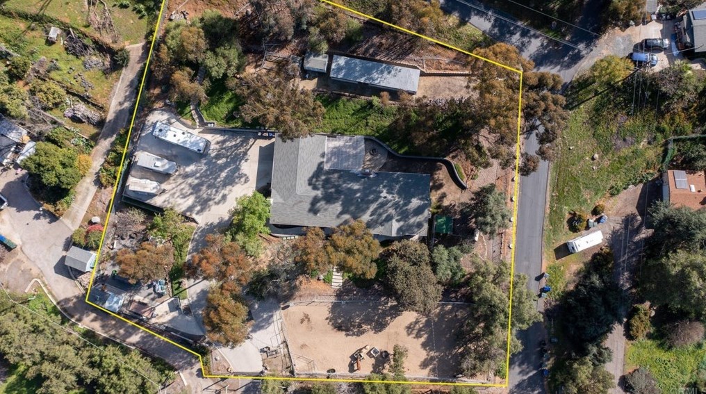 11311 Manzanita Rd, Lakeside, CA 92040-1051