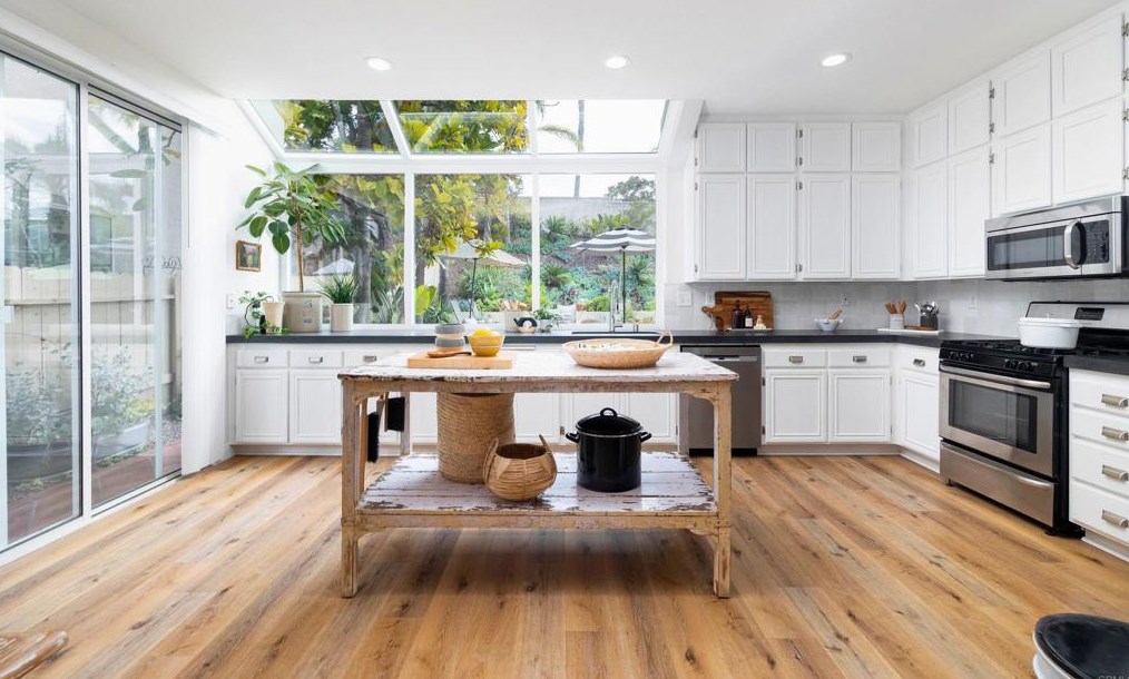 1568 Via Botero, Oceanside, CA 92056-6546