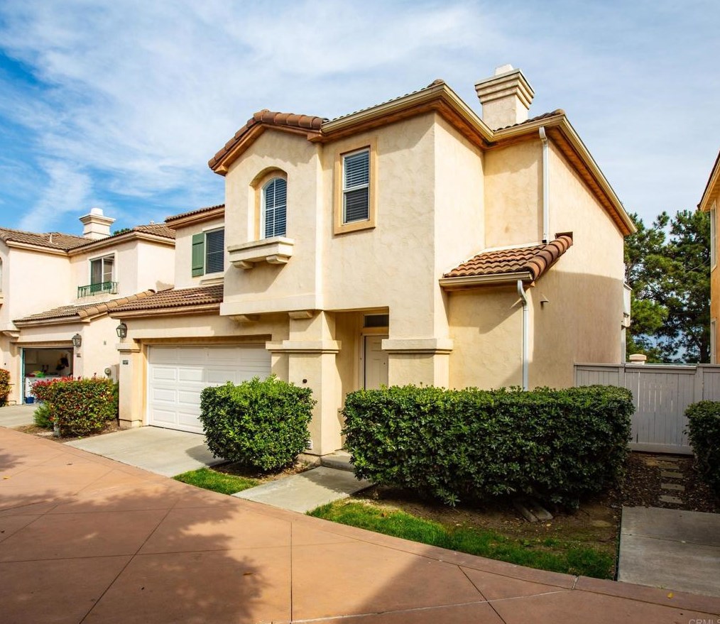1189 Calle Tesoro, Chula Vista CA  91915-1262 exterior