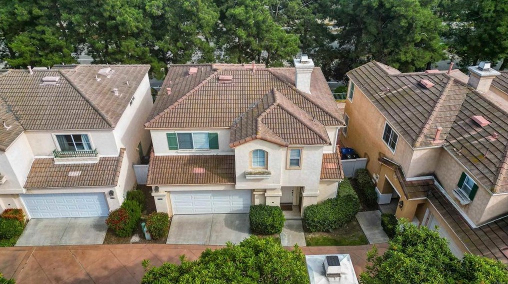 1189 Calle Tesoro, Chula Vista CA  91915-1262 exterior