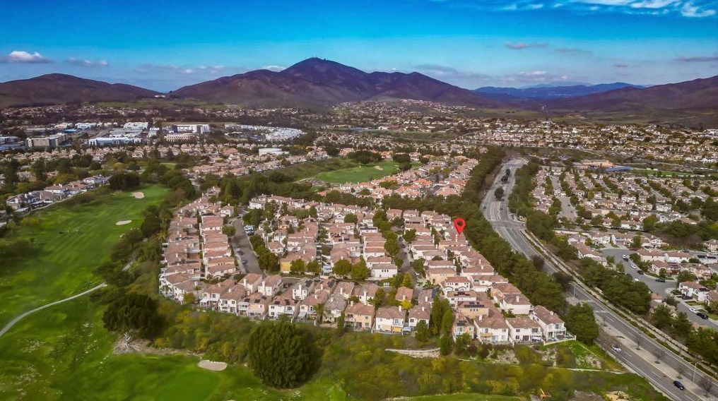 1189 Calle Tesoro, Chula Vista CA  91915-1262 exterior