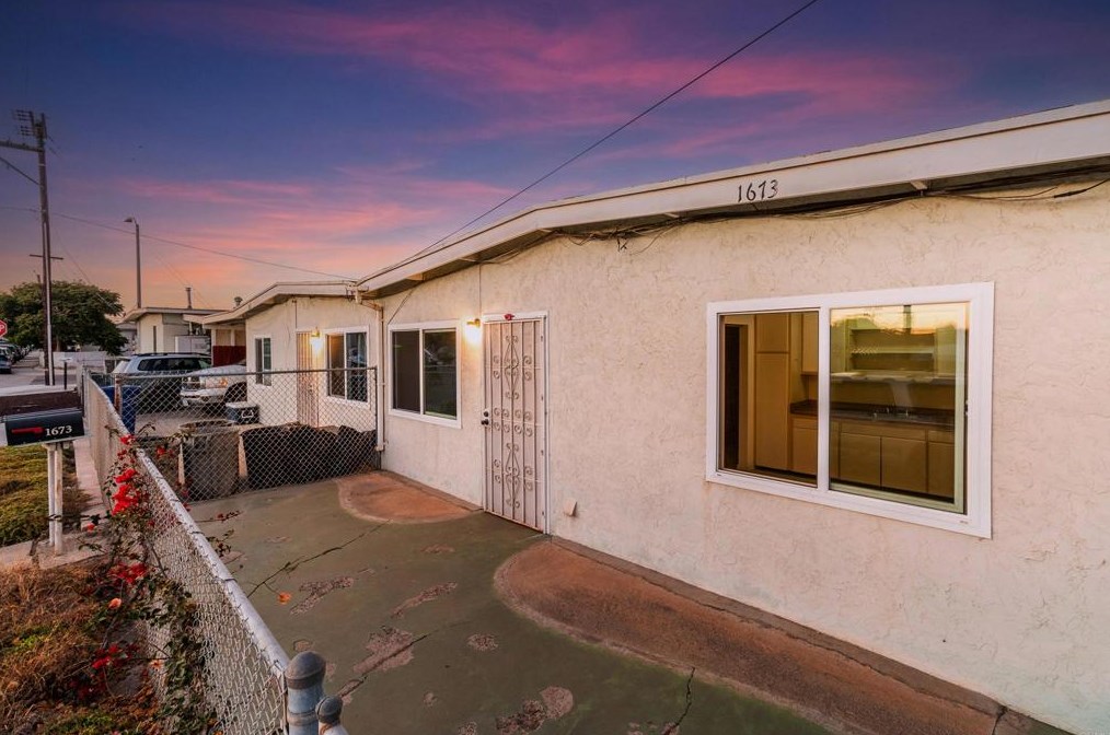 1669 Del Monte Ave, Chula Vista CA  91911-5817 exterior