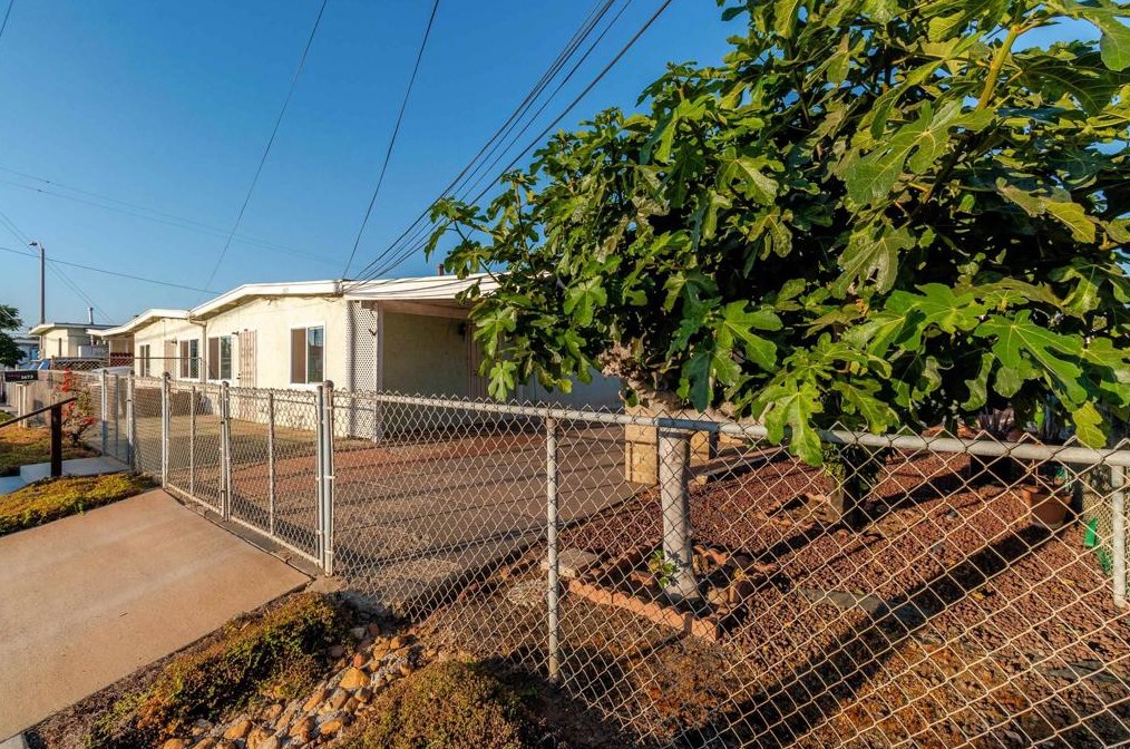 1669 Del Monte Ave, Chula Vista CA  91911-5817 exterior