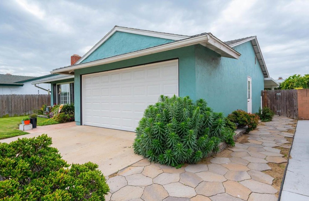 1082 Thermal Ave, San Diego, CA 92154-1926