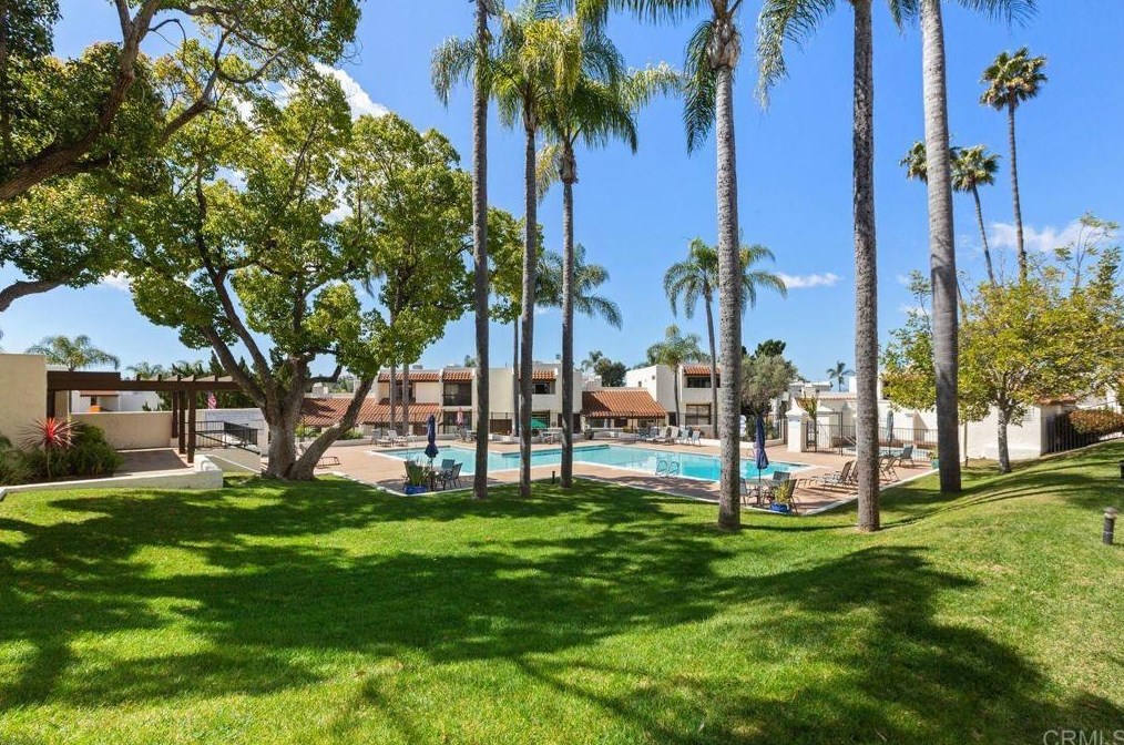 6844 Caminito Del Greco, San Diego CA 92120-2221 exterior