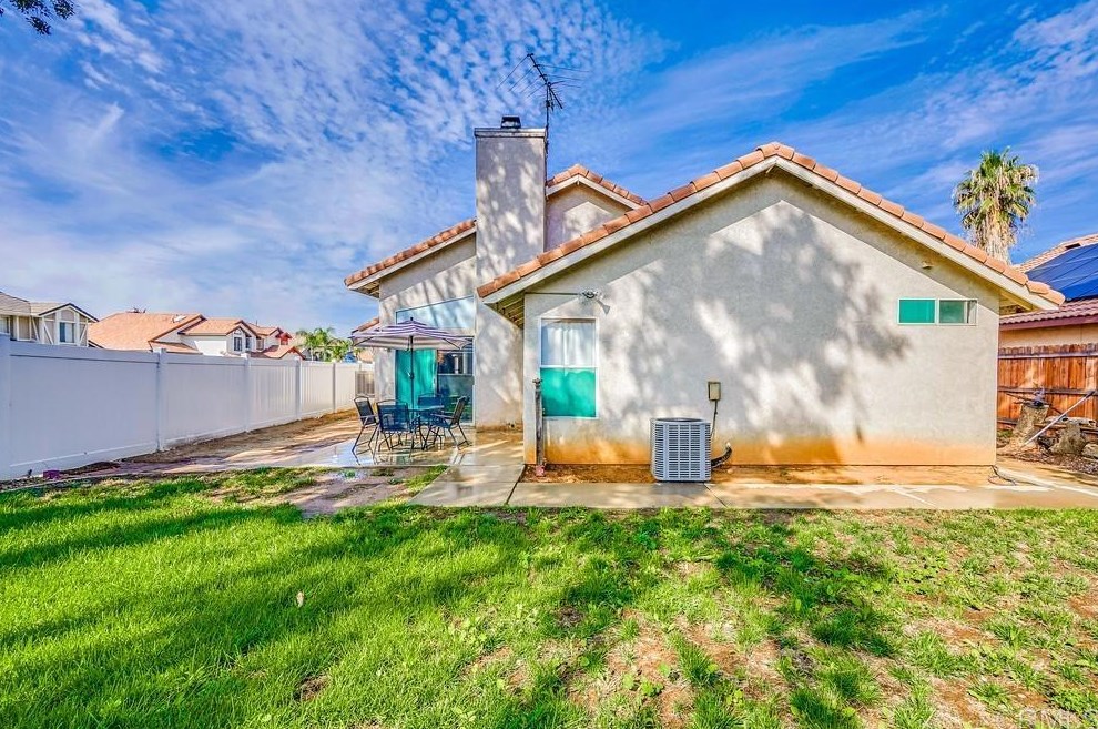 12940 Orleans Dr, Moreno Valley CA  92555-2310 exterior