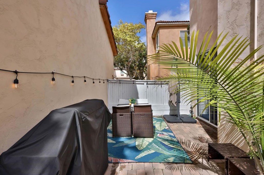 1228 La Vida Ct, Chula Vista CA  91915-1263 exterior