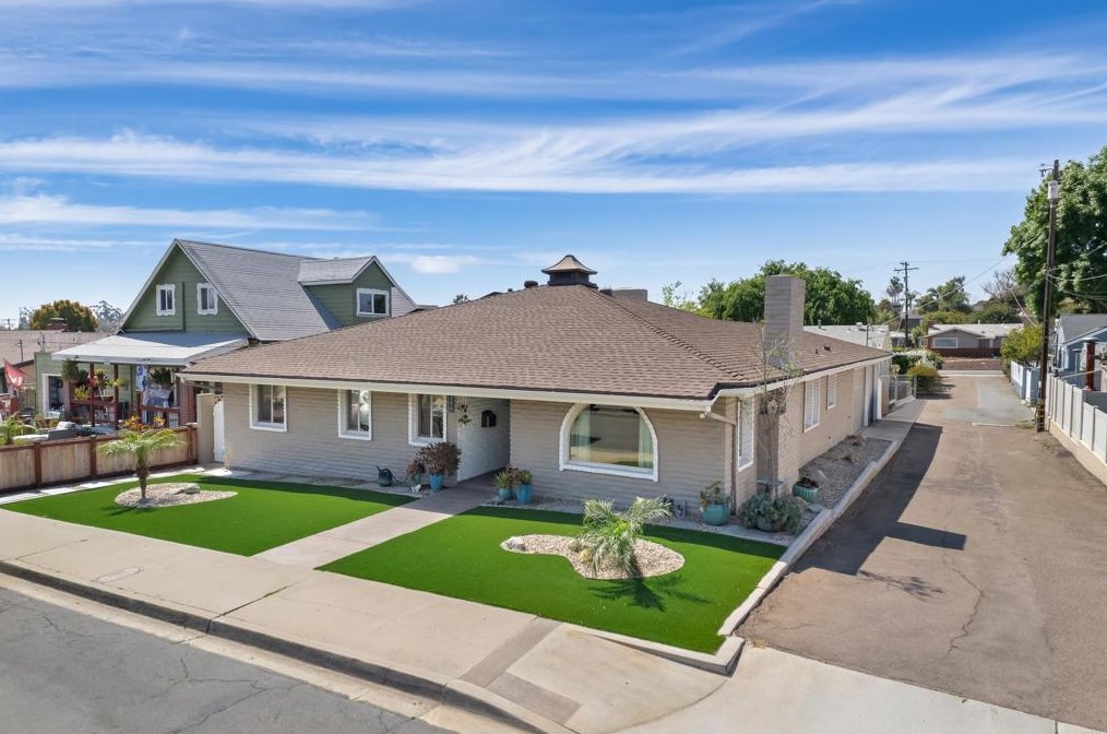 4678 Dauer Ave, La Mesa, CA 91942-8770