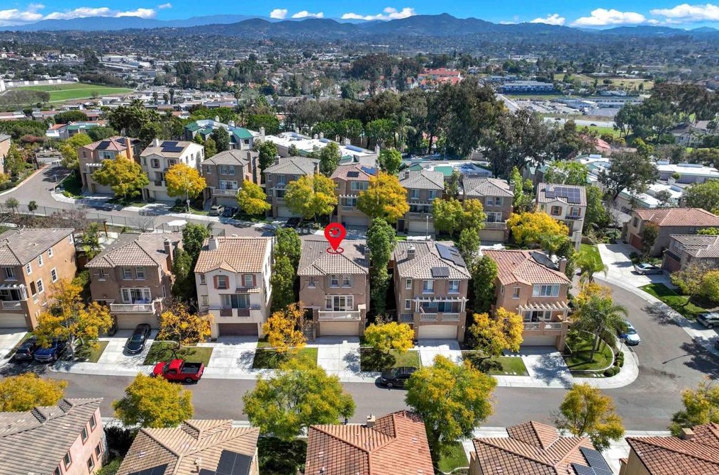 333 Cobalt Dr, Vista, CA 92083