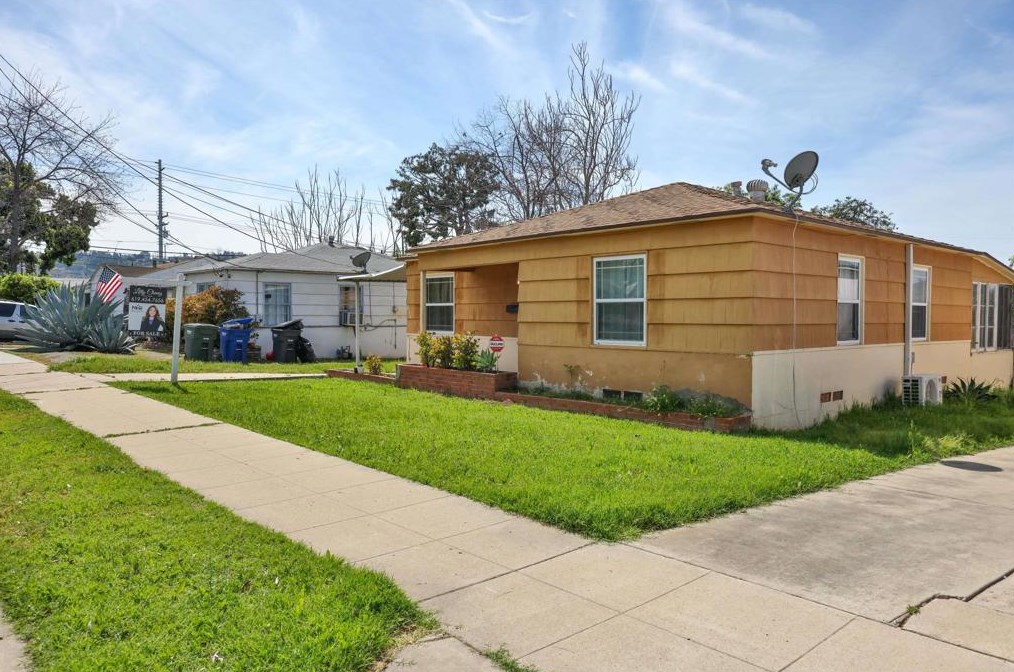 636 Prescott Ave, El Cajon, CA 92020-6017
