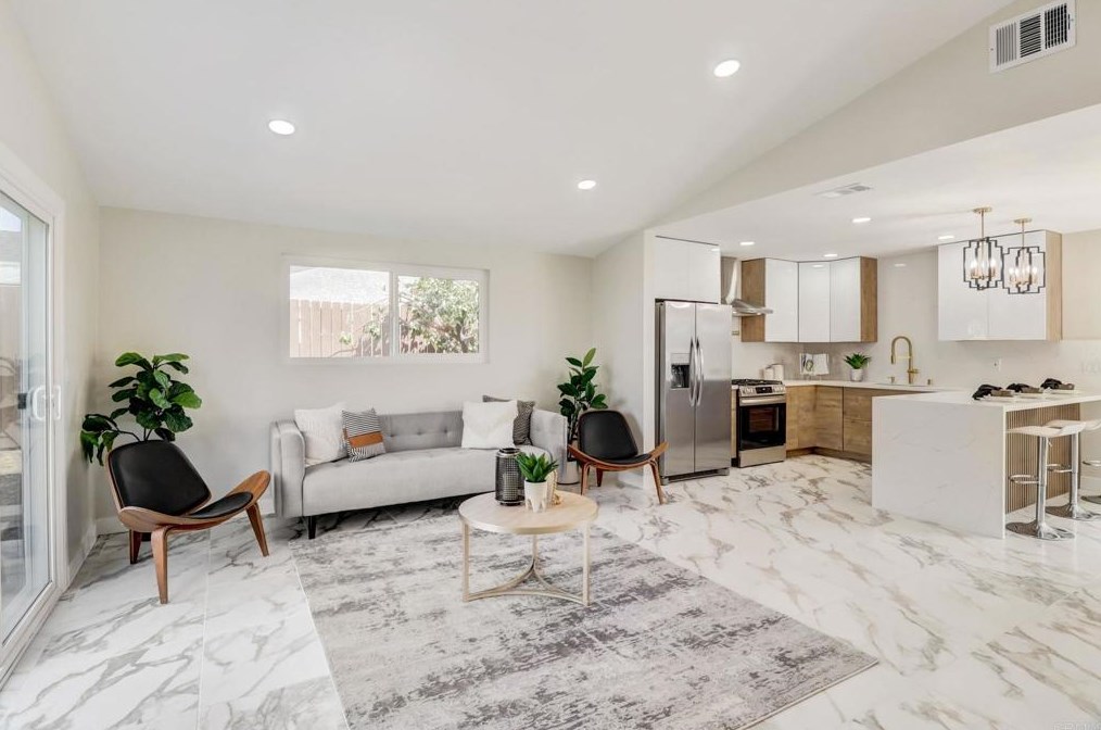 1482 Dumar Ave, El Cajon CA  92019-2523 exterior