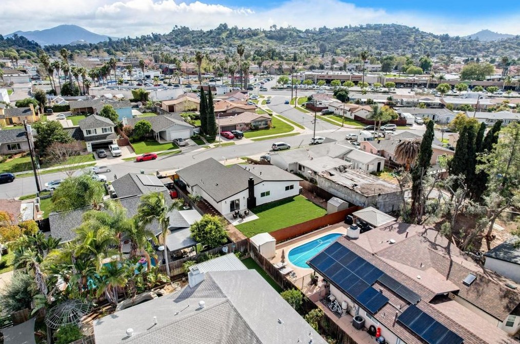 1482 Dumar Ave, El Cajon CA  92019-2523 exterior