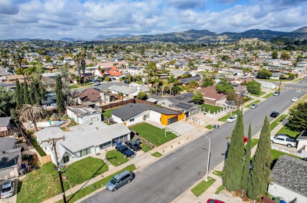 1482 Dumar Ave, El Cajon CA  92019-2523 exterior