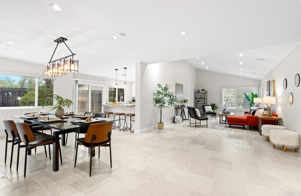 10975 De Vida Ct, San Diego, CA 92124-2211