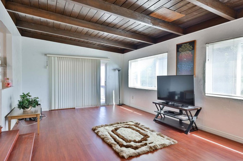 359 Tiny Ln, El Cajon, CA 92019