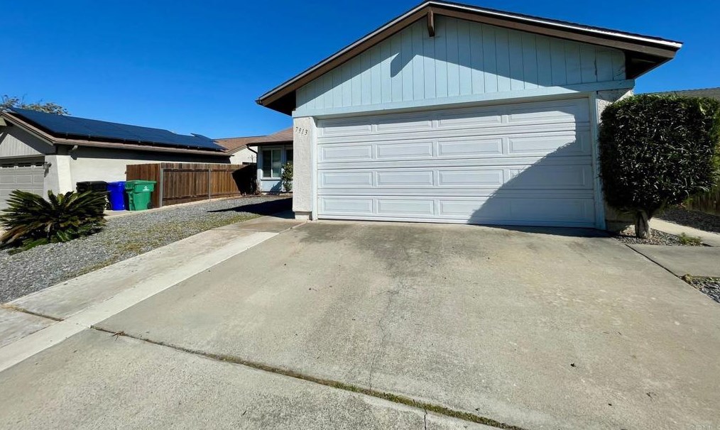 7913 Whelan Dr, San Diego, CA 92119-1717