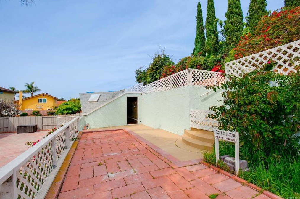 171 Camino Vista Real, Chula Vista CA  91910-6260 exterior