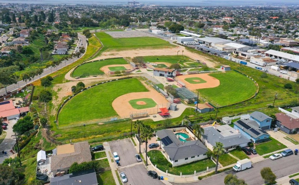 171 Camino Vista Real, Chula Vista CA  91910-6260 exterior