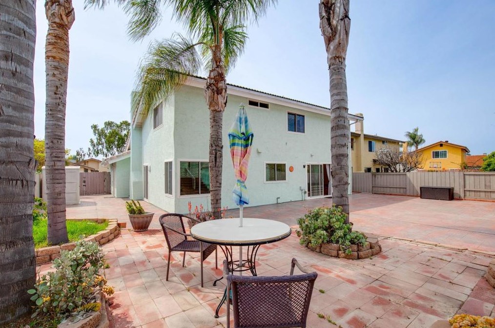 171 Camino Vista Real, Chula Vista CA  91910-6260 exterior