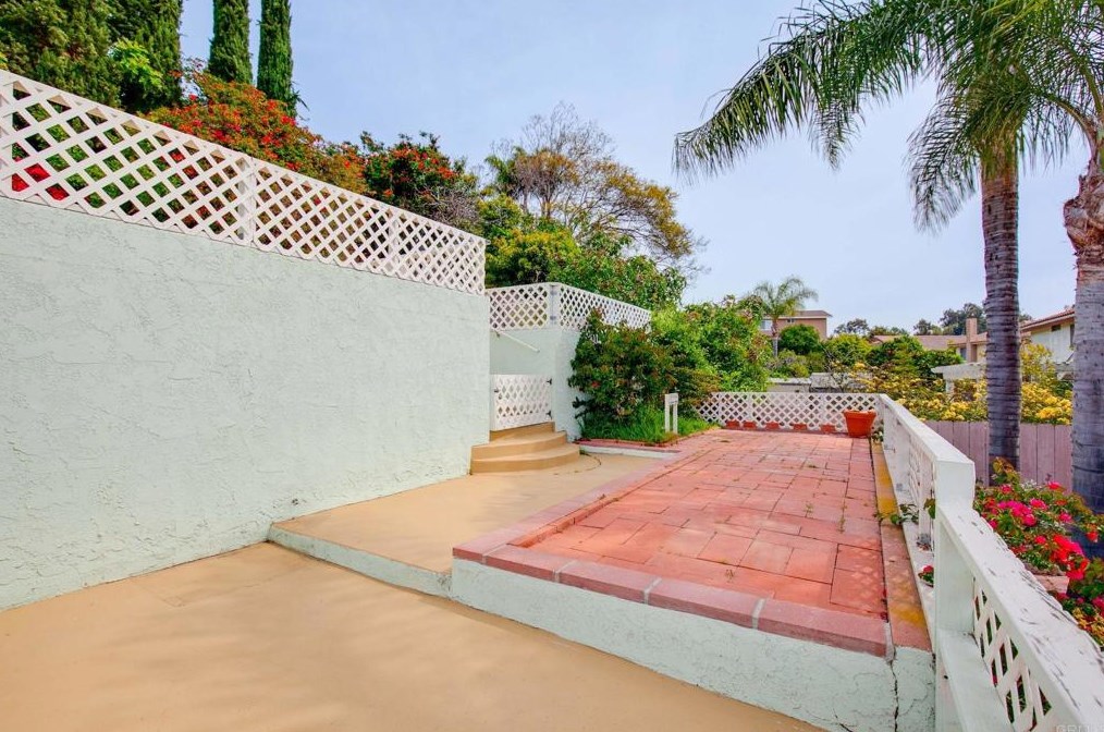 171 Camino Vista Real, Chula Vista CA  91910-6260 exterior