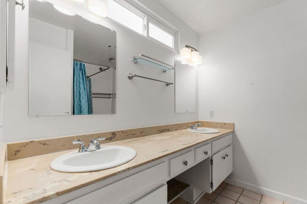 171 Camino Vista Real, Chula Vista CA  91910-6260 exterior