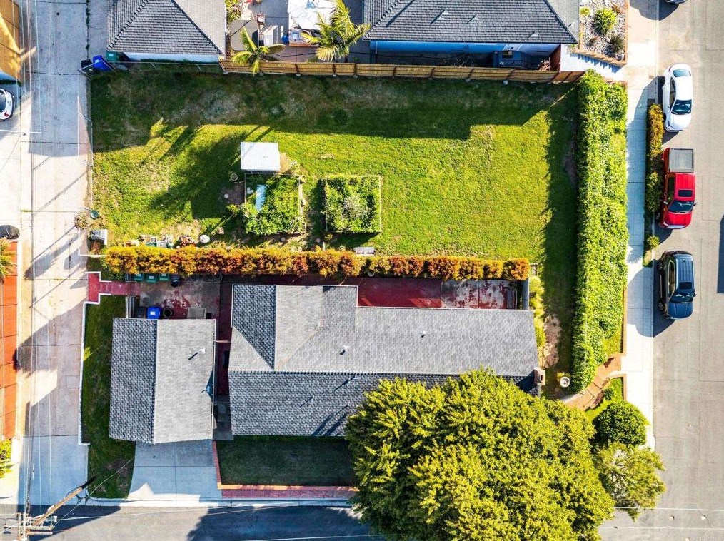 1865 Capistrano St, San Diego, CA 92106-1705