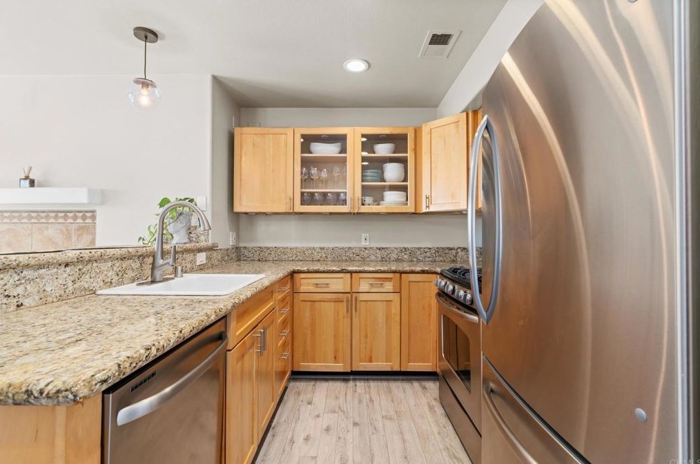 363 Rosecrans St, San Diego CA  92106-3527 exterior