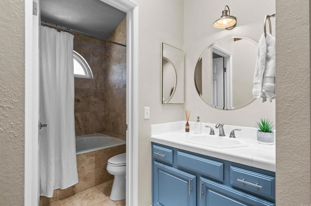 363 Rosecrans St, San Diego CA  92106-3527 exterior