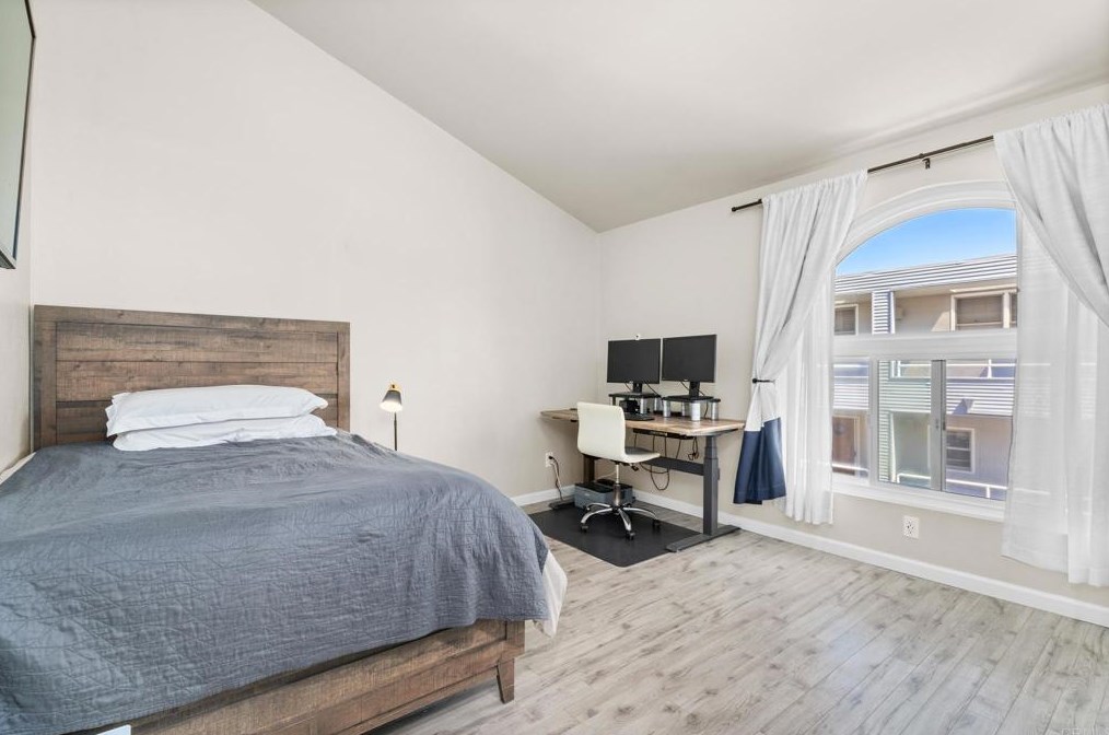 363 Rosecrans St, San Diego CA  92106-3527 exterior