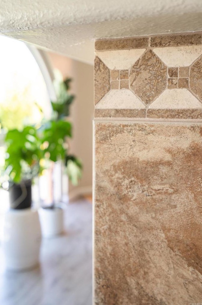 363 Rosecrans St, San Diego CA  92106-3527 exterior