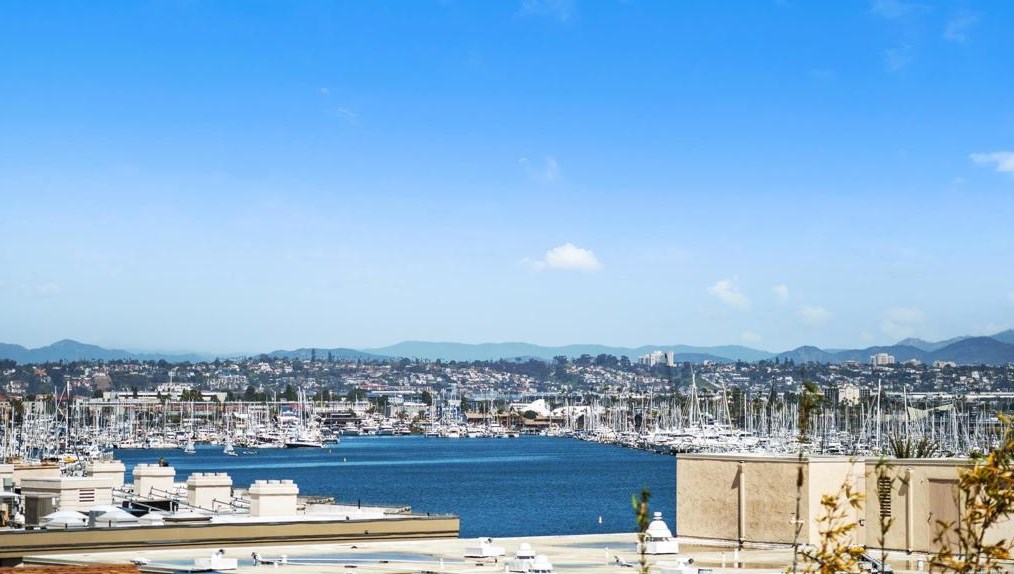 363 Rosecrans St, San Diego CA  92106-3527 exterior