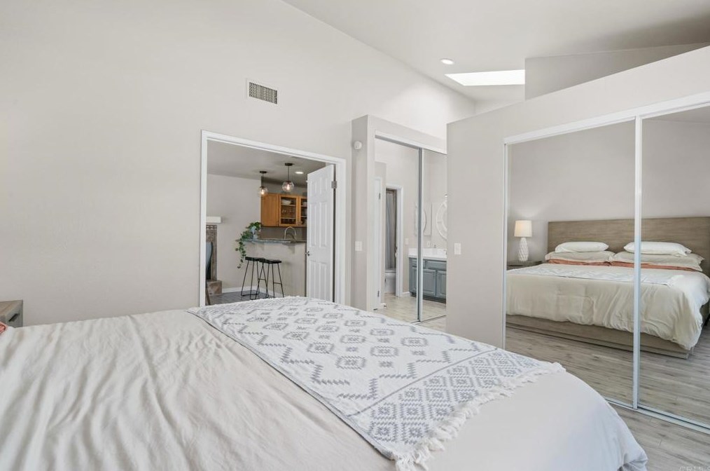 363 Rosecrans St, San Diego CA  92106-3527 exterior