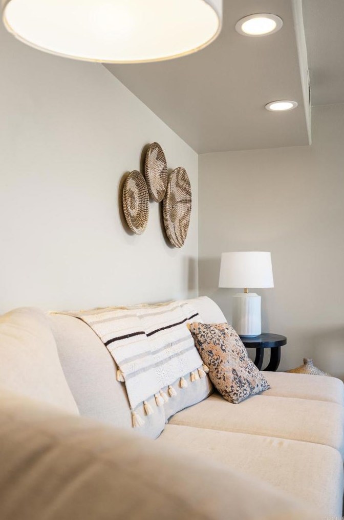 363 Rosecrans St, San Diego CA  92106-3527 exterior