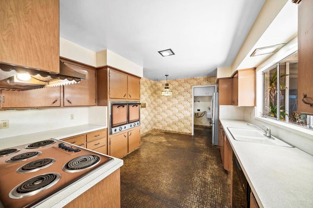 9140 Paradise Park Dr, Lakeside CA  92040-3615 exterior
