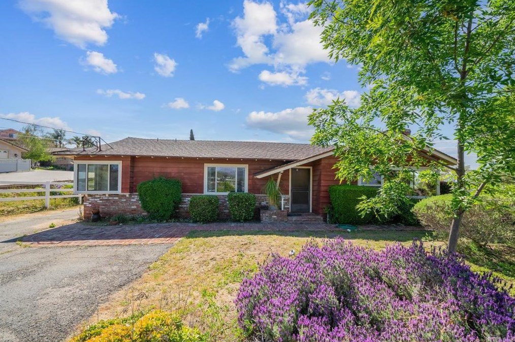 9140 Paradise Park Dr, Lakeside, CA 92040-3615
