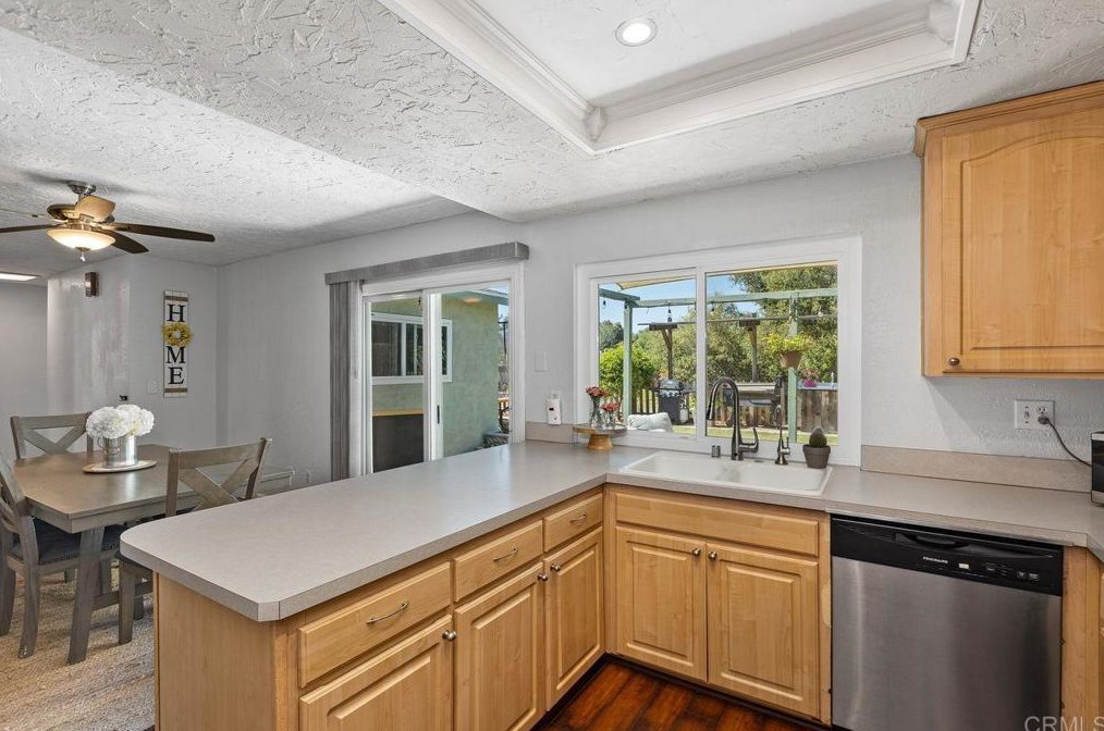 13250 Lakeview Rd, Lakeside CA  92040-4728 exterior