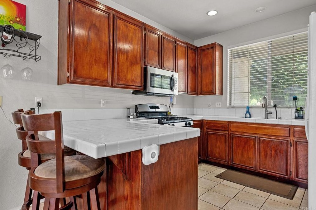 832 Laffey Ln, El Cajon, CA 92021-4667