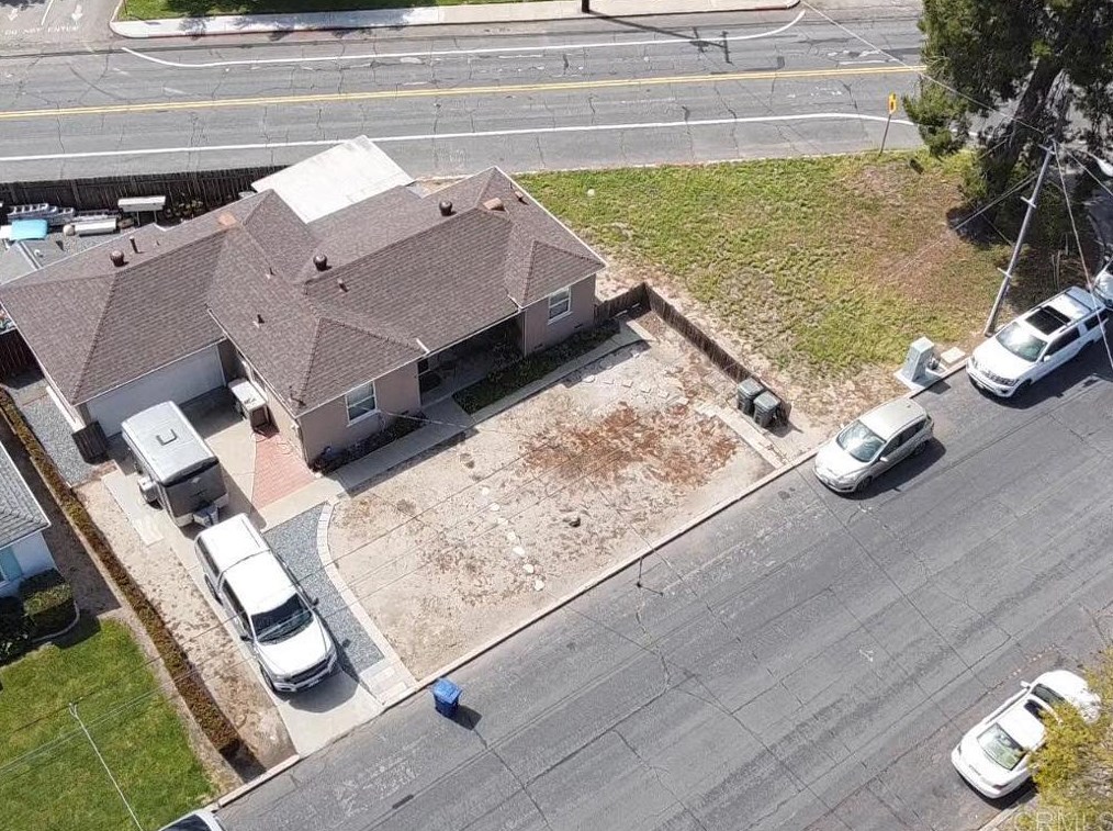 8811 Madison Ave, La Mesa CA  91941-5125 exterior