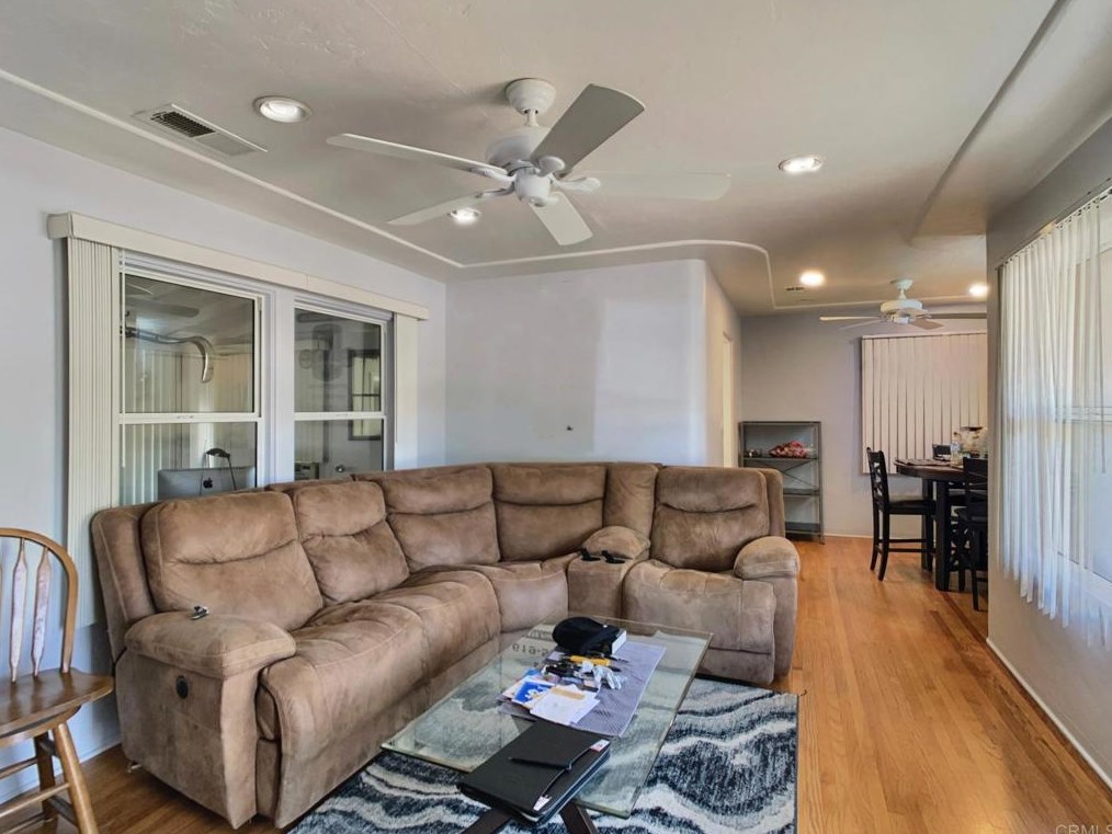 8811 Madison Ave, La Mesa CA  91941-5125 exterior