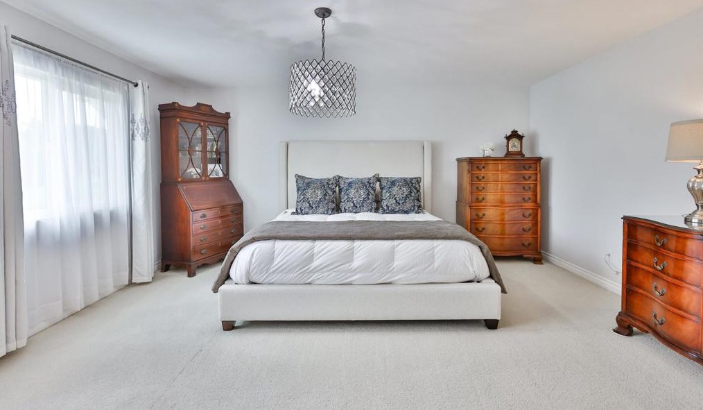 1252 Indian Creek Dr, Chula Vista CA  91915-2258 exterior
