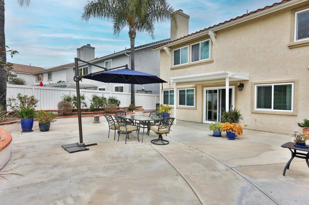 1252 Indian Creek Dr, Chula Vista CA  91915-2258 exterior