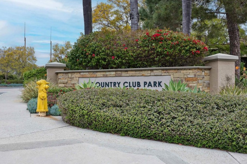 1252 Indian Creek Dr, Chula Vista CA  91915-2258 exterior