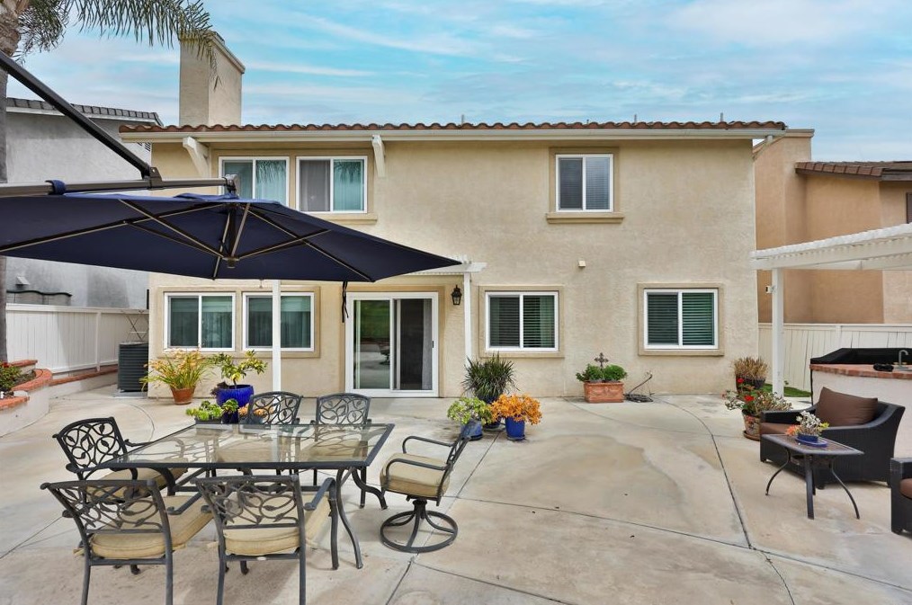 1252 Indian Creek Dr, Chula Vista CA  91915-2258 exterior