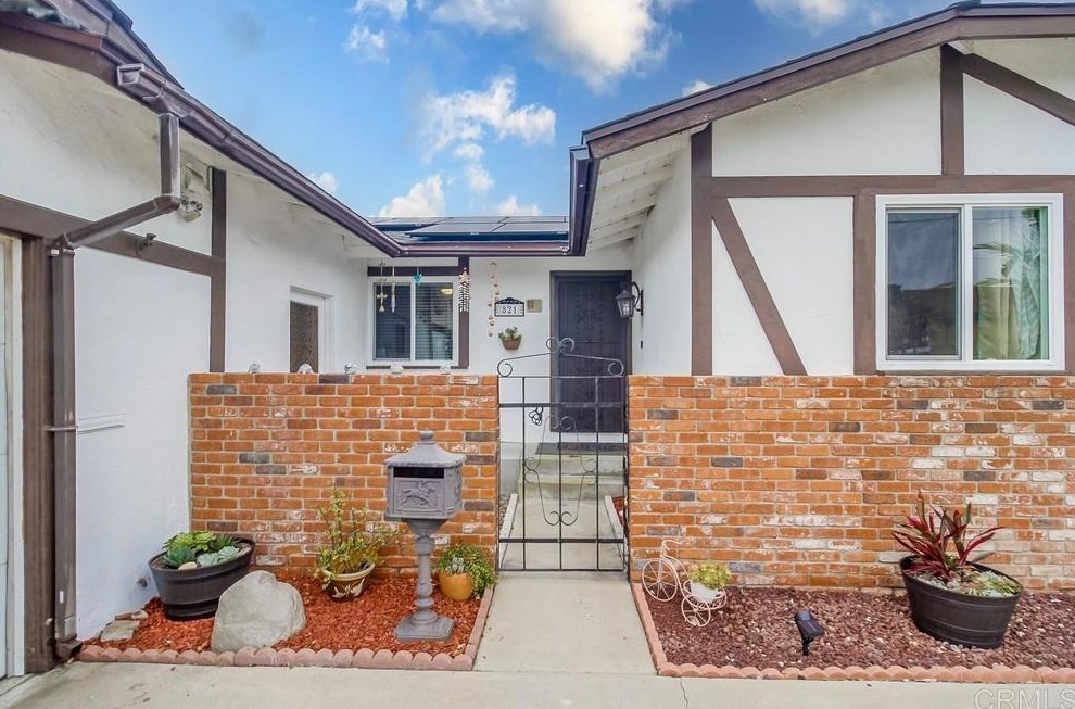 821 Date Ave, Chula Vista CA  91911-1111 exterior