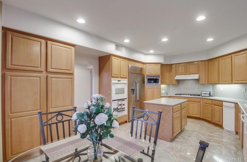 1129 Augusta Pl, Chula Vista CA  91915-1203 exterior