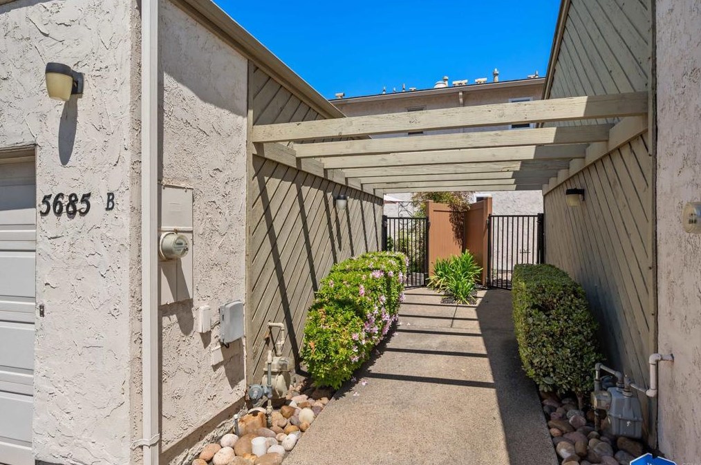 5685 Lake Murray Blvd #b, La Mesa, CA 91942